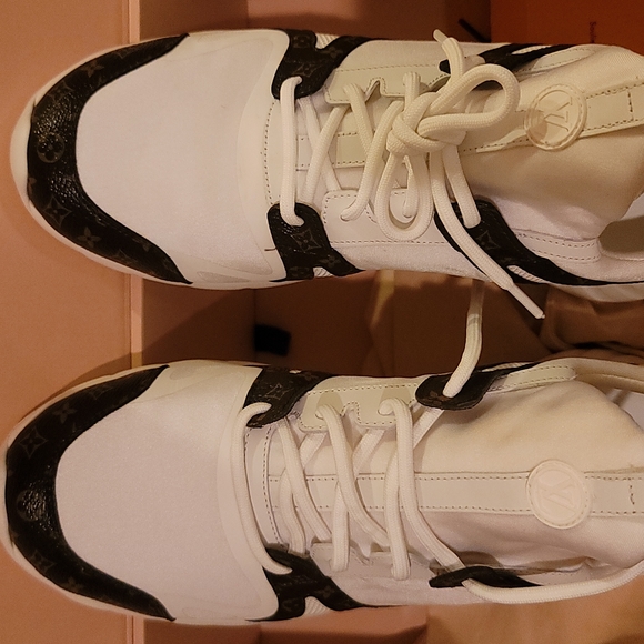 Louis VUITTON SNEAKERS WHITE MONOGRAM TEXTILE & MONOGRAM SIZE 41=11 US - Picture 14 of 17